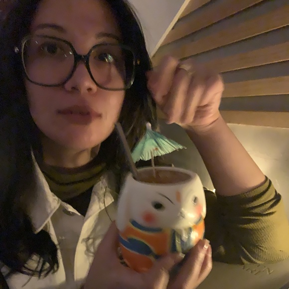 Meet your Posher, Adrianne - Picture 2 of 5